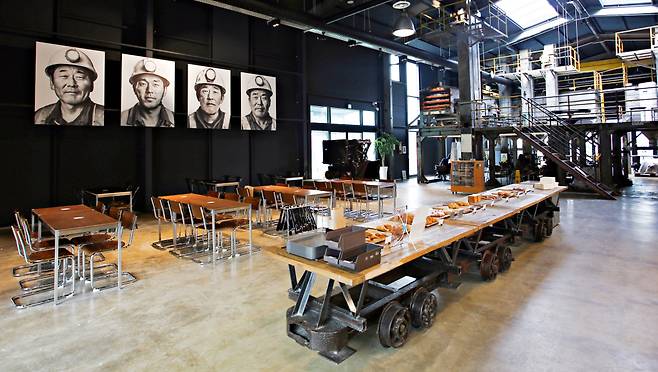 충주 활옥미분공장카페