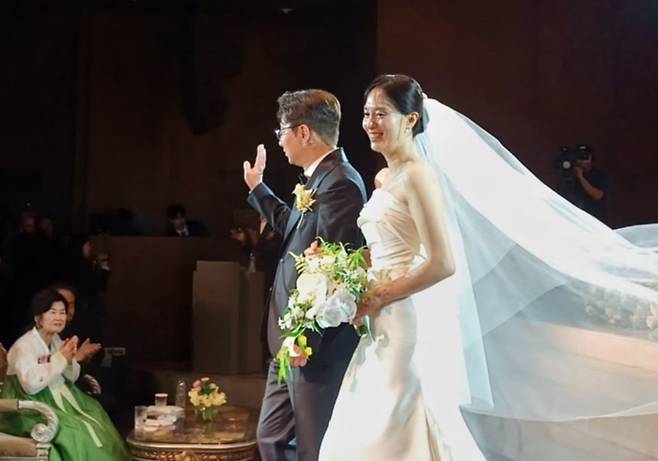 코미디언 심현섭이 결혼에 골인한 가운데 지난 25일 SNS(소셜미디어)를 통해 부모님에 대한 그리움을 밝혔다. /사진=심현섭 SNS