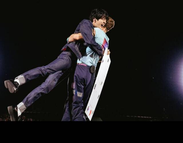 크리스 마틴, 진./진 소셜미디어