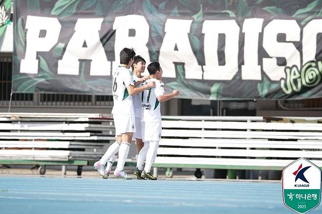 [서울=뉴시스] 프로축구 K리그1 전북현대의 전진우. (사진=한국프로축구연맹 제공) *재판매 및 DB 금지