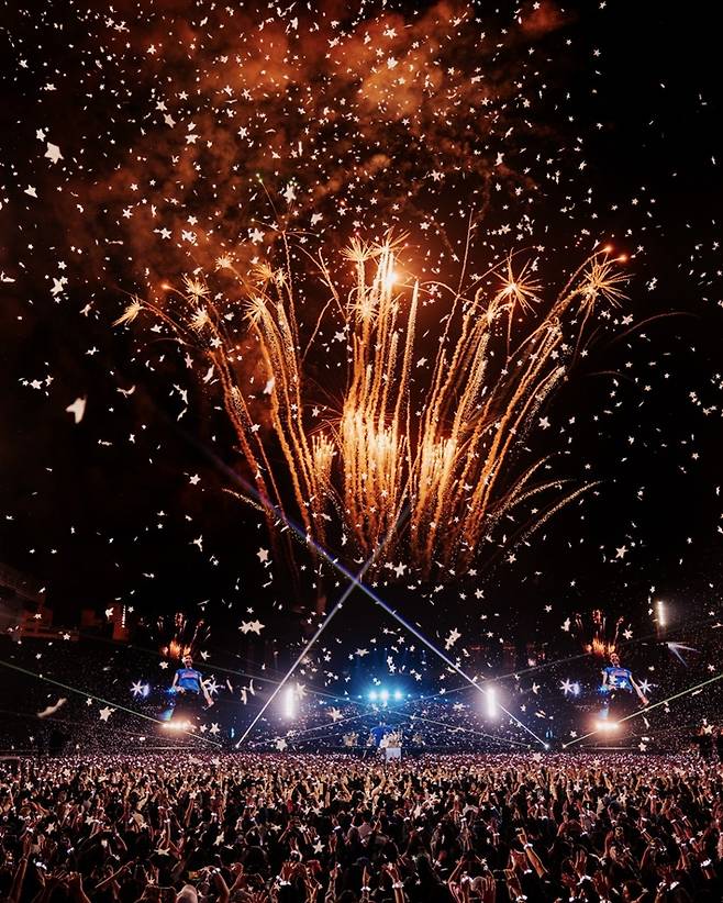 경기도 고양시 고양종합운동장에서 지난 16일부터 25일까지 총 6회 열린 밴드 콜드플레이의 내한 공연 모습. 콜드플레이 공식 트위터