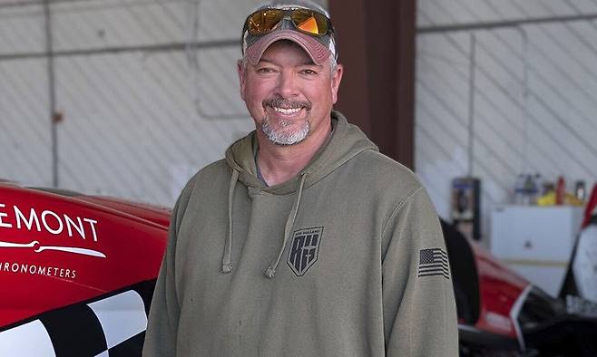 세계 최고의 곡예비행 조종사로 꼽힌 미국인 롭 홀랜드(1974∼2025). AP연합뉴스