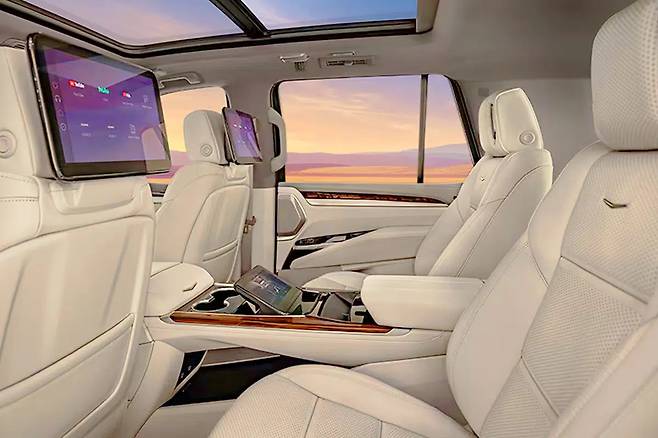 캐딜락 더 뉴 에스컬레이드 실내