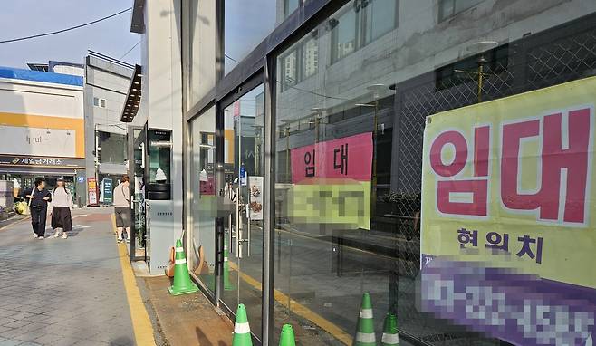 성안길 상가 공실 촬영 천경환 기자