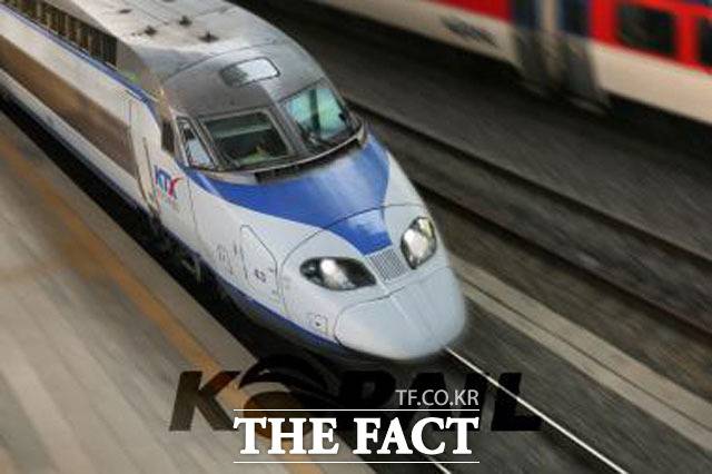 국토교통부, 코레일, 에스알이 주말과 공휴일 열차 위약금(취소수수료) 체계와 부정승차에 대한 부가운임 부과 기준을 개편한다고 27일 밝혔다. /코레일