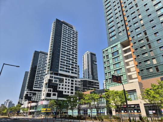 26일 세종시 나성동의 한 아파트 전경. [강승구 기자]