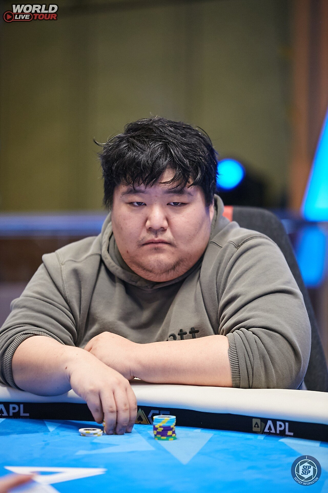 image.png 어제 ITX 탔는데 공혁준보다 큰놈이 옆에 앉음