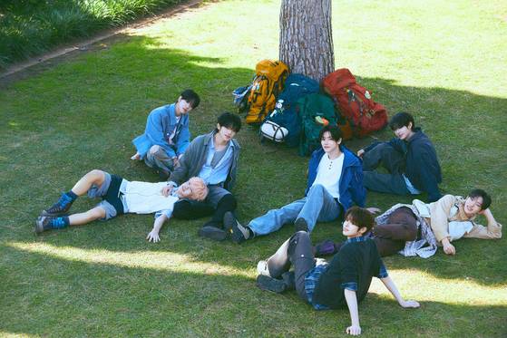 클로즈 유어 아이즈는 데뷔곡 '내 안의 모든 시와 소설은'을 통해 자연스러움과 친근함 콘셉트로 내세웠다. 사진 언코어