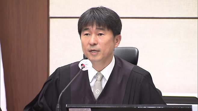 지난 21일 2차 공판 때 지귀연 재판장     출처 : 법조영상기자단