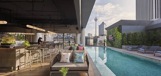 목시 쿠알라룸푸르 KL바와 풀