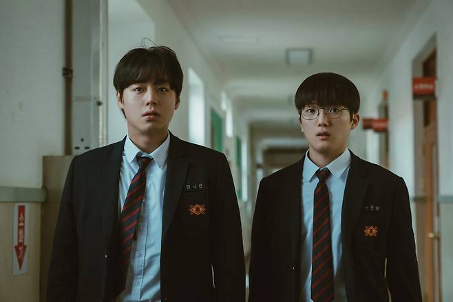 최민영(오른쪽)