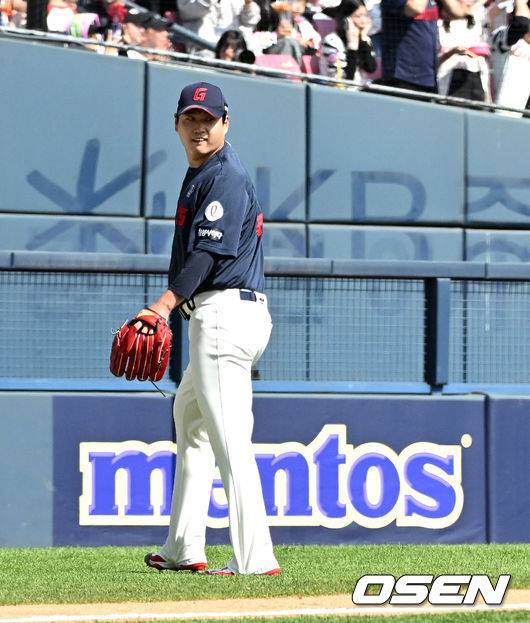 옛 동료에게 너무한 거 아니야? 멀티히트 허용에도 미소 지은 나균안