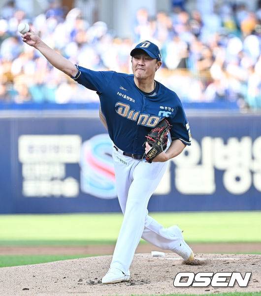 [OSEN=대구, 이석우 기자] 26일 대구삼성라이온즈파크에서 2025 신한 SOL 뱅크 KBO 리그 삼성 라이온즈와 NC 다이노스의 경기가 열렸다. 홈팀 삼성은 후라도가, 방문팀 NC는 이용찬이 선발 출전했다. NC 다이노스 선발 투수 이용찬이 역투하고 있다. 2025.04.26 / foto0307@osen.co.kr