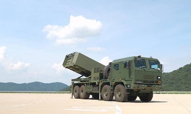 폴란드 젤츠의 중형전술트럭에 천무 다연장로켓 발사대를 탑재한 호마르-K. 천무의 폴란드 수출형이다. 젤츠 제공