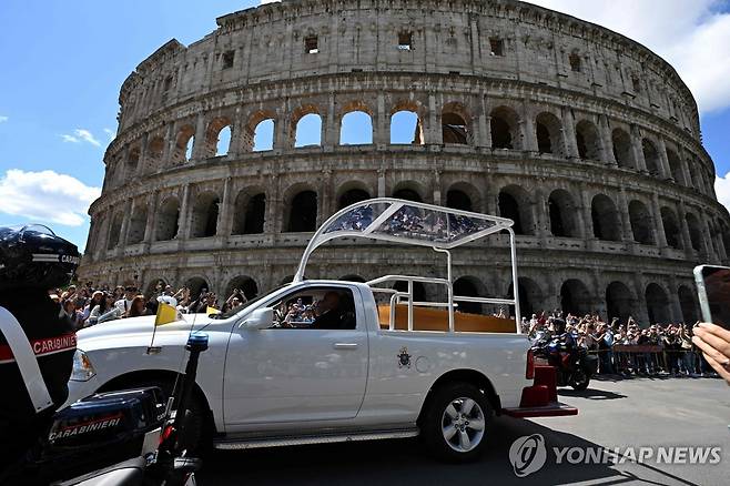 교황 운구차 [AFP 연합뉴스. 재판매 및 DB 금지]