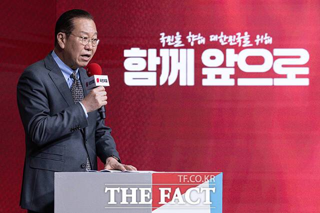 권영세 국민의힘 비상대책위원장이 지난 18일 오후 서울 강서구 ASSA아트홀에서 열린 국민의힘 '제21대 대통령후보자 1차 경선 비전대회'에서 인사말을 하고 있다. /국회사진취재단