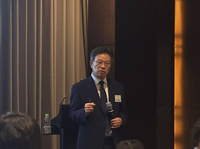 박태교 인투셀 대표이사가 28일 서울 영등포구 콘래드호텔에서 기업설명회를 개최하고 취재진의 질의에 답변하고 있다. 인투셀