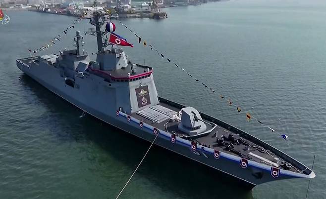 작은 사진은 다목적 구축함 ‘최현호’ 모습. 뉴시스