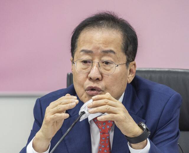 홍준표 국민의힘 대선 후보가 28일 서울 여의도 중소기업중앙회를 방문해 가진 정책간담회에서 자신의 ‘기업·노동 정책’ 방향을 말하고 있다. 연합뉴스