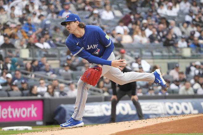 <yonhap photo-1325="">28일(한국시간) 뉴욕 양키스 원정 경기에 선발 등판한 케빈 가우스먼. [AP=연합뉴스]</yonhap>