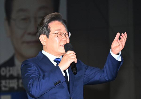 더불어민주당 대선 후보로 선출된 이재명 후보. 공동취재