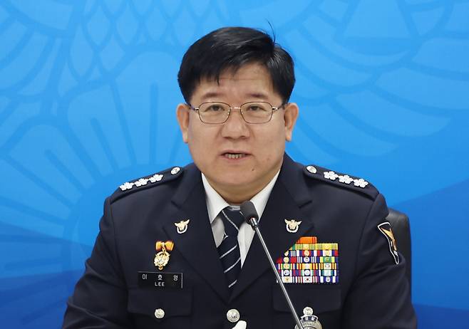 이호영 경찰청장 직무대행이 9일 서울 서대문구 경찰청에서 열린 ‘21대 대통령선거 선거사범 수사상황실 현판식’ 후 발언하고 있다. 연합뉴스