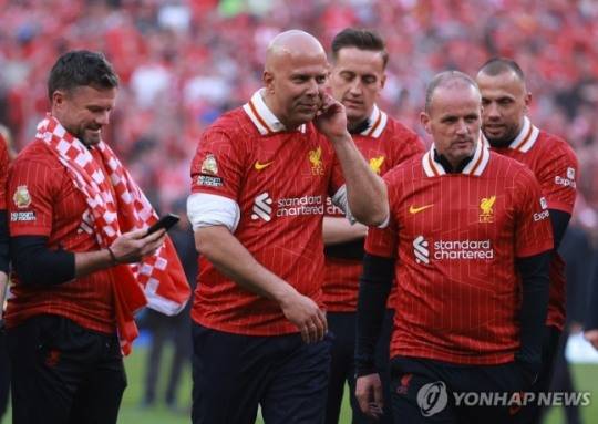 리버풀의 EPL 우승을 지휘한 아르네 슬롯 감독