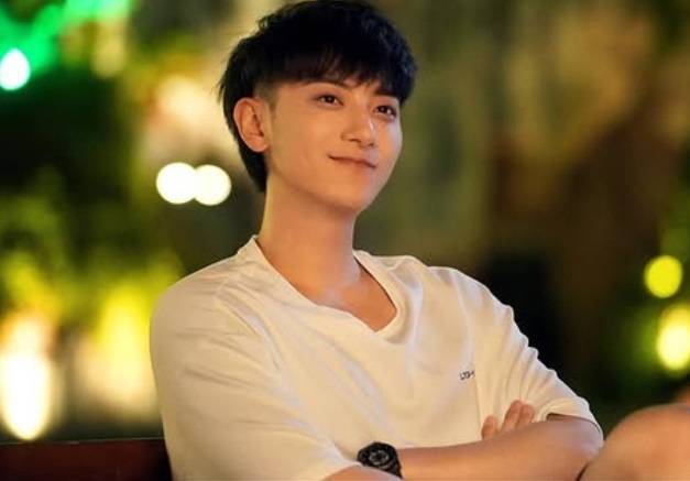 여성 위생용품 브랜드 사업을 시작한 아이돌 그룹 엑소 출신 가수 타오가 깜짝 놀랄 수준의 월급을 준다는 채용공고를 내 화제다. [사진출처 = 타오 인스타그램]