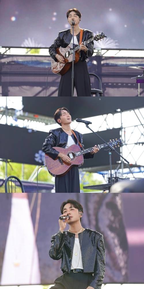 싱어송라이터 로이킴이 팬들을 열광시키는 공연으로 존재감을 드러냈다. 사진 = 웨이크원