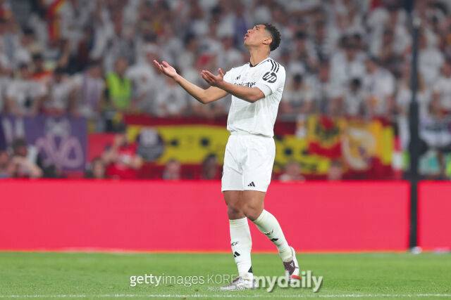 벨링엄이 27일 바르셀로나와 코파 델 레이 결승전에서 답답한 표정을 짓고 있다. /게티이미코리아