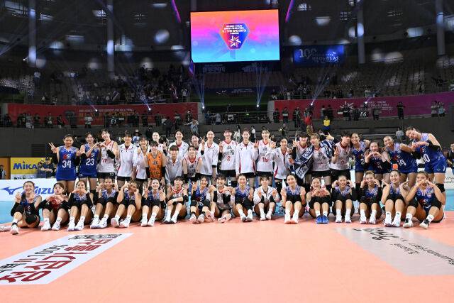 경기 종료 후 단체 기념촬영을 하는 한국-태국 올스타 선수들. / 한국배구연맹(KOVO)