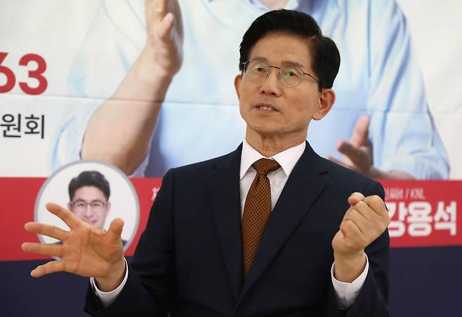 김문수 국민의힘 대선 경선 후보가 두 번째 대권 도전에 나섰다.  김 후보는 헤럴드경제와 인터뷰에서 ‘반이재명 빅텐트’ 후보로서 중도층 공략에 자심감을 드러냈다. [김문수 캠프 제공]