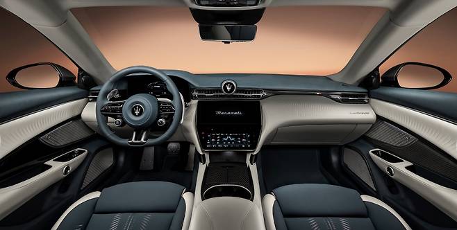 마세라티 그란투리스모 폴고레(GranTurismo Folgore) 인테리어. 사진=마세라티 코리아 제공