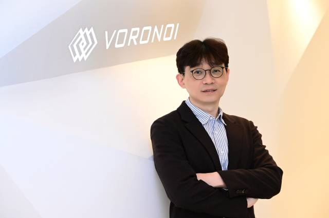 김대권 보로노이 연구부문 대표가 지난 27일 송도 본사에서 사진 촬영을 하고 있다. 송도=권욱기자
