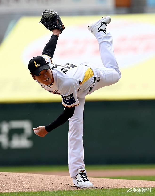 KBO리그 통산 170승 올린 SSG 김광현은 올 시즌 7경기에서 1승(4패)을 거두는 데 그쳤다. 부진이 길어지는 데 따른 우려가 크지만, 그가 살아나야 팀도 탄력을 받을 수 있기에 기대를 놓을 수 없다. 스포츠동아 DB