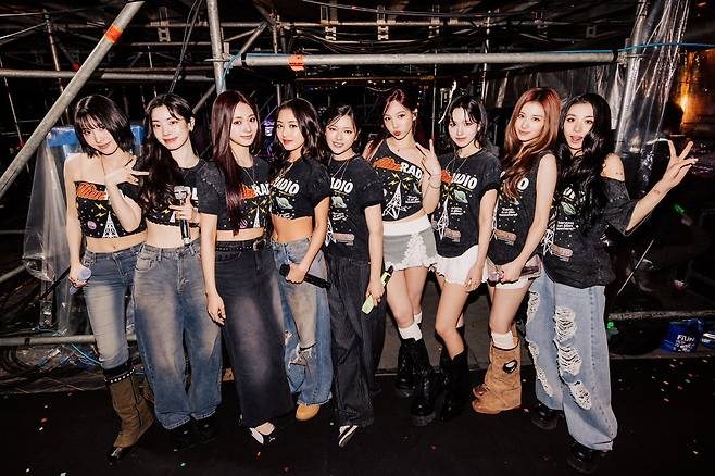 트와이스 콜드플레이 스페셜 게스트 공연 이미지 /사진제공=JYP엔터테인먼트