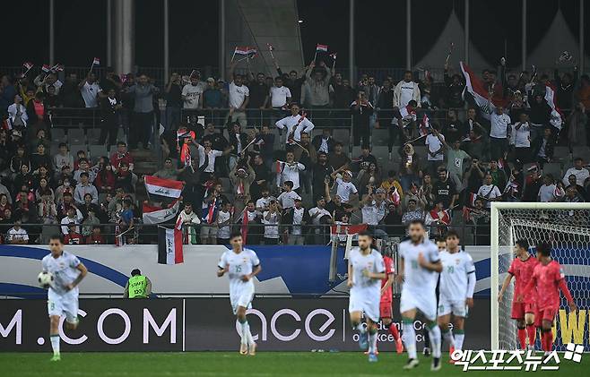 이라크 방송 '알 라비아 스포츠'가 28일(한국시간) 방송을 통해 이라크축구협회가 후세인 아무타 알자지라(UAE) 감독을 다음 주 선임할 예정이라고 보도했다.&nbsp;엑스포츠뉴스DB