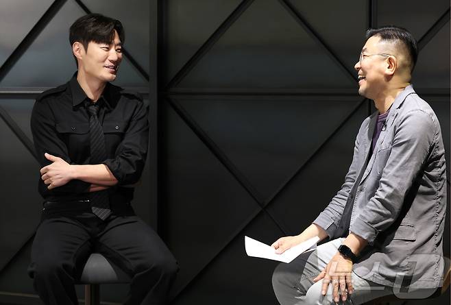 배우 이희준(왼쪽)과 정덕현 대중문화평론가 / 뉴스1 ⓒ News1 권현진 기자