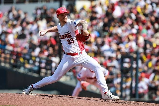 KIA 올러가 26일 광주-기아 챔피언스 필드에서 열린 2025 KBO리그 정규시즌 LG전에 선발 등판해 역투하고 있다. 사진 | KIA 타이거즈