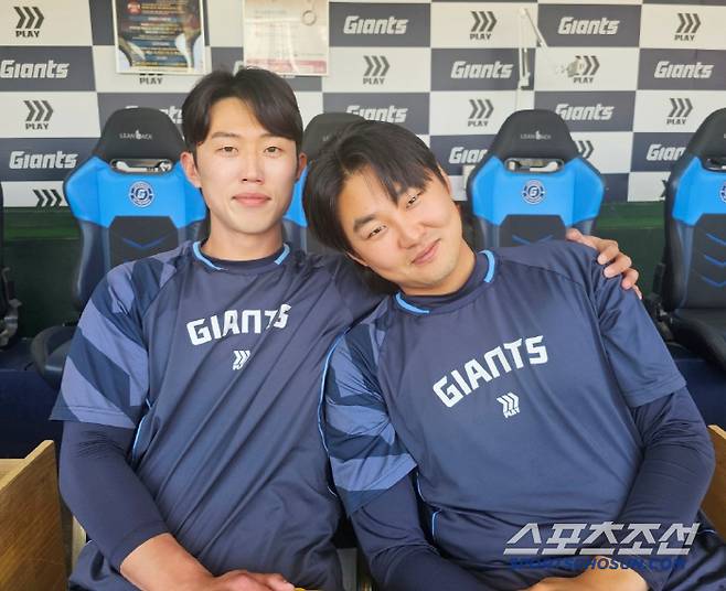 전민재(왼쪽)-정철원. 이종서 기자