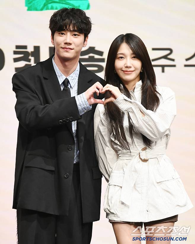 이준영은 "정은지 덕분에 촬영장의 모든 배우와 스태프들이 힘든 시간을 즐겁게 이겨낼 수 있었다"고 말했다.