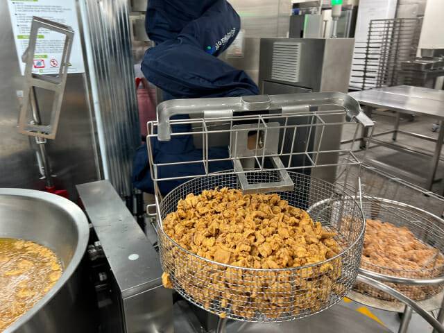 로봇이 튀긴 치킨 (사진=지디넷코리아 신영빈 기자)