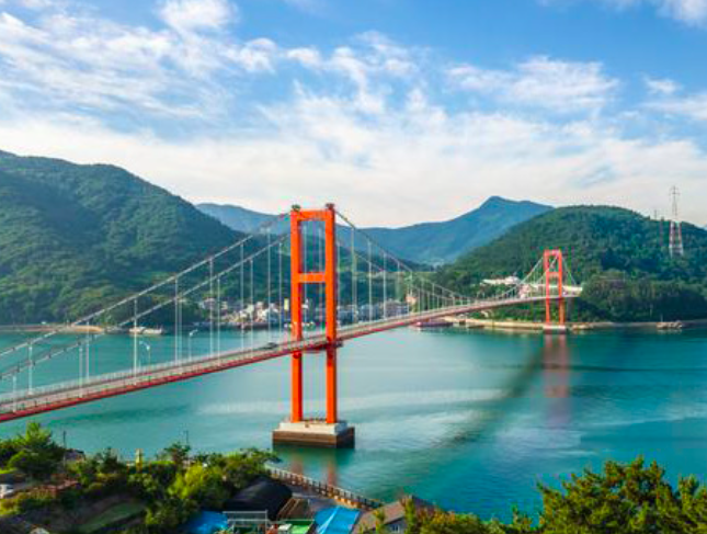 남해대교 모습. 남해군