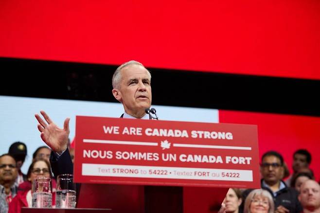 마크 카니 캐나다 총리가 28일(현지시간) 총선 승리 후 기념 연설을 하고 있다. EPA연합뉴스