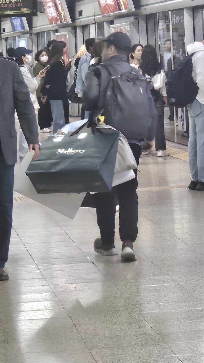 20250428_154549.jpg 잠실 포켓몬 메타몽 팝업 중국인들 근황