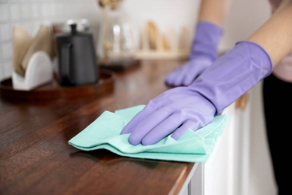 행주를 위생적으로 쓰려면 물로만 빨기보다는 세척과 소독을 하는 게 좋다./사진=클립아트코리아