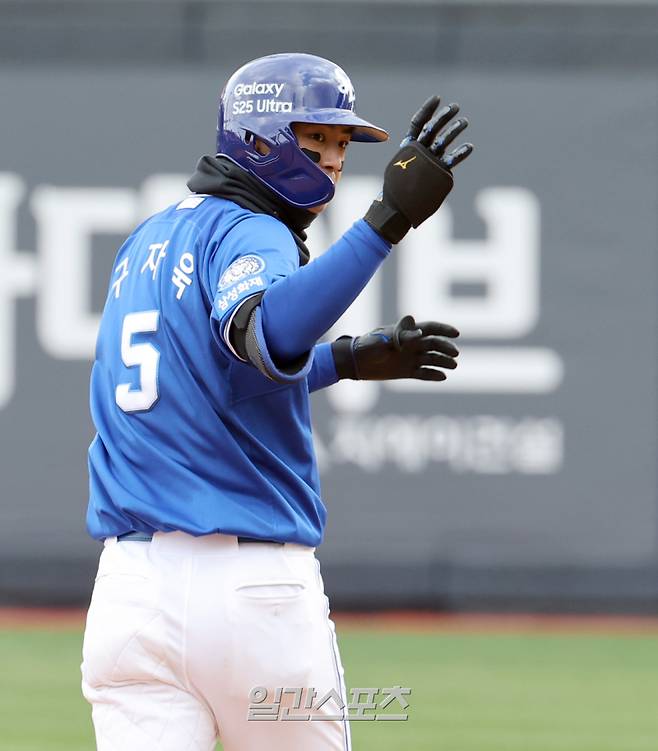 13일 오후 수원 KT위즈파크에서 열린 2025 프로야구 삼성과 KT 경기. 삼성 구자욱이 7회 1타점 2루타를 날리고 기뻐하고있다. 수원=정시종 기자 capa@edaily.co.kr /2025.04.13.