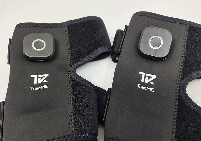 팔꿈치, 무릎을 구분해 센서를 부착한다 / 출처=IT동아