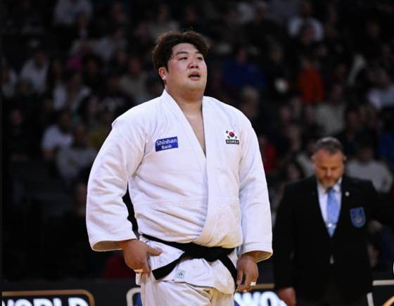 최중량급 간판 김민종을 쓰러뜨린 이승엽. 사진 IJF