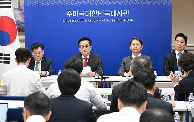 South Korea's Finance Minister Choi Sang-mok (left) and Trade Minister Ahn Duk-geun attend a press conference at the South Korean Embassy in Washington on April 24, after they held high-level trade talks with US  Treasury Secretary Scott Bessent and US Trade Representative Jamieson Greer, in this photo released by the Finance Ministry. (Yonhap)